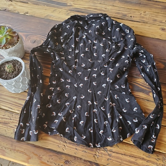 Shirt button up. - Picture 2 of 3